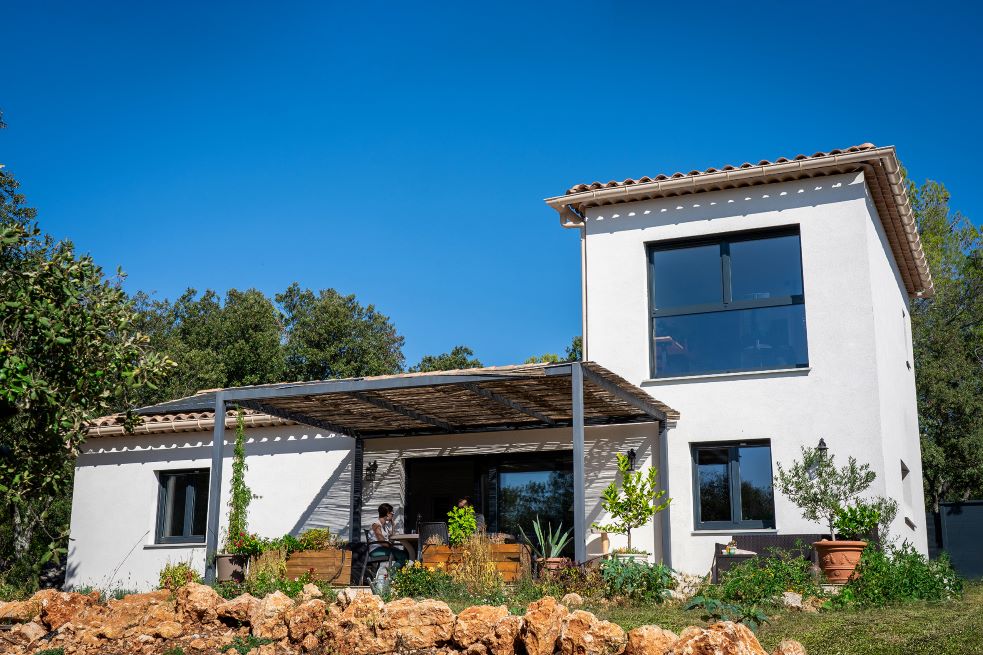 Pour les extensions de bâtiments, le bois et le métal emportent la mise